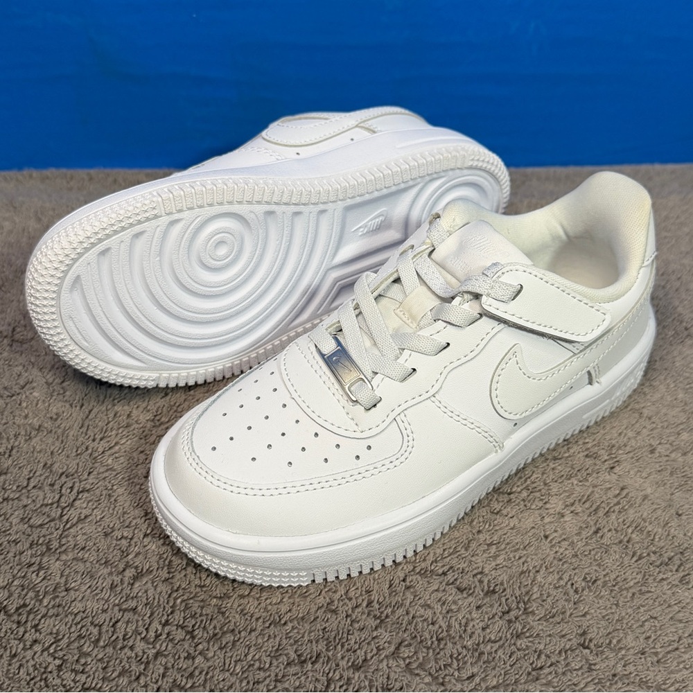 Nike
Force 1
Brand new - Picture 3 of 7